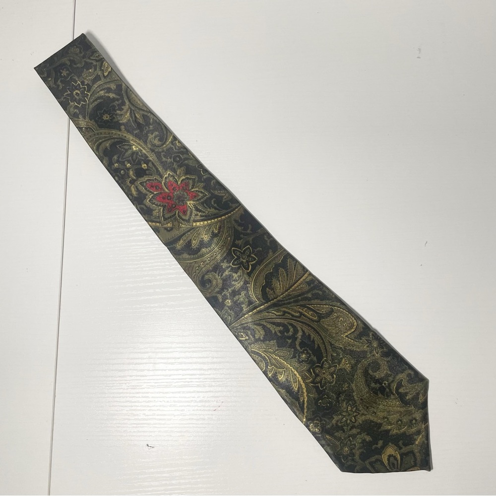 Mercedes High Fashion Green Spiral Necktie